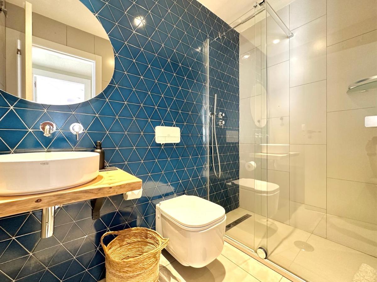 Cala Vadella Beachwalk Suites ภายนอก รูปภาพ