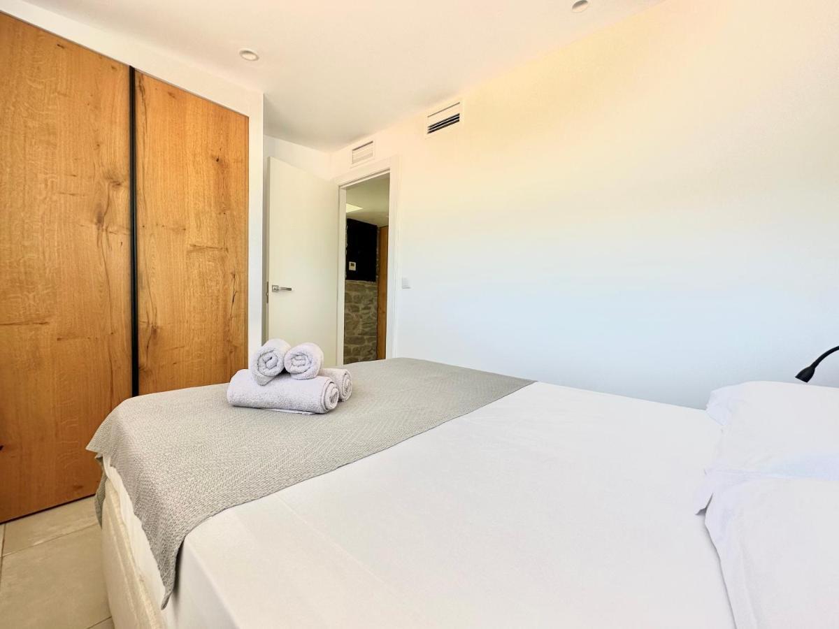 Cala Vadella Beachwalk Suites ภายนอก รูปภาพ