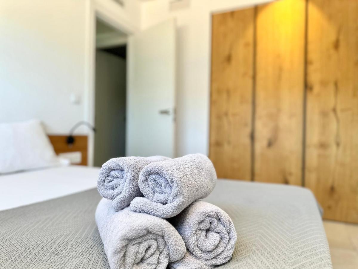 Cala Vadella Beachwalk Suites ภายนอก รูปภาพ