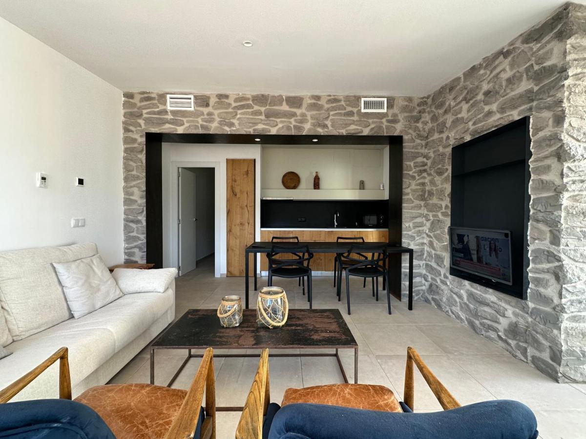 Cala Vadella Beachwalk Suites ภายนอก รูปภาพ