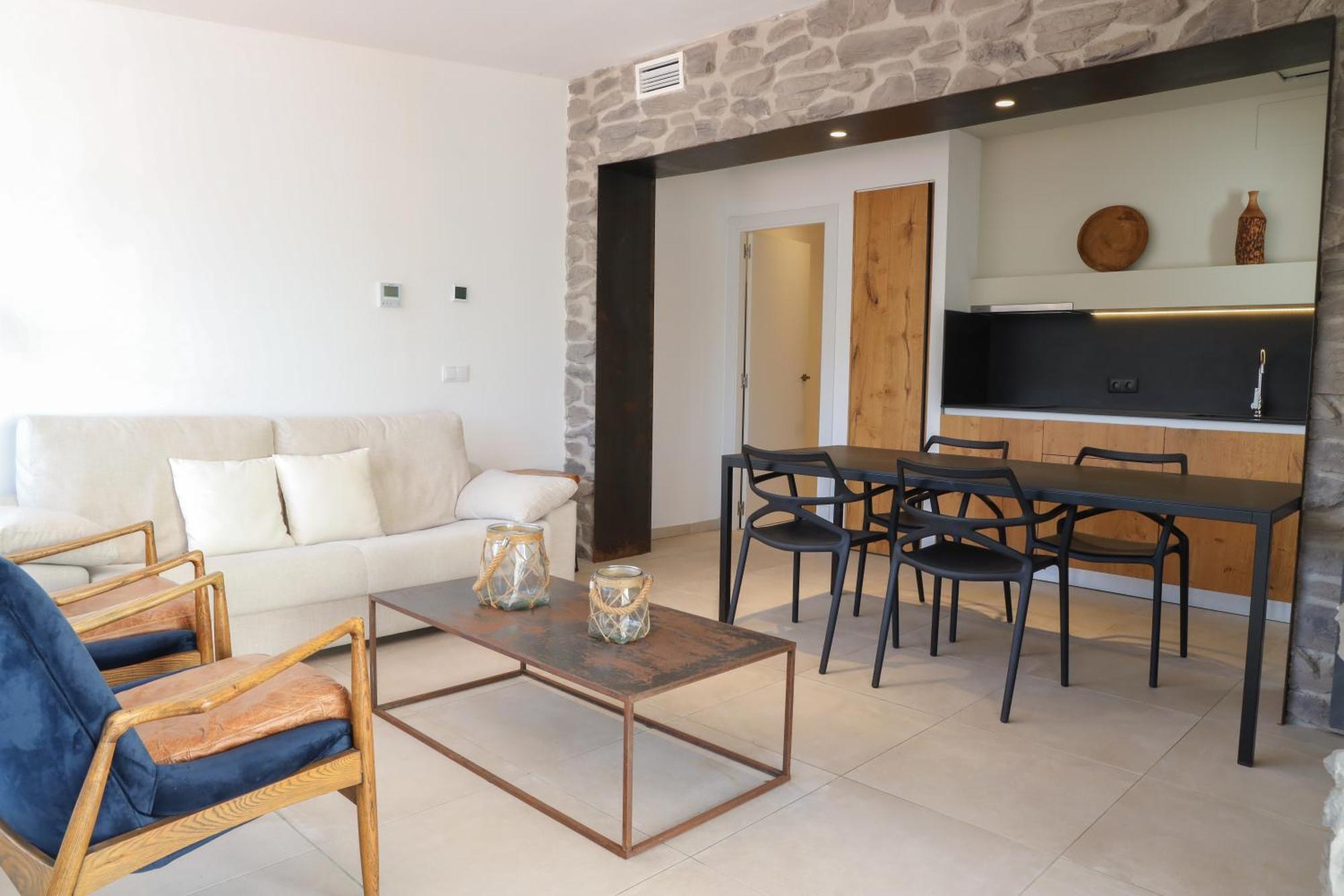Cala Vadella Beachwalk Suites ภายนอก รูปภาพ
